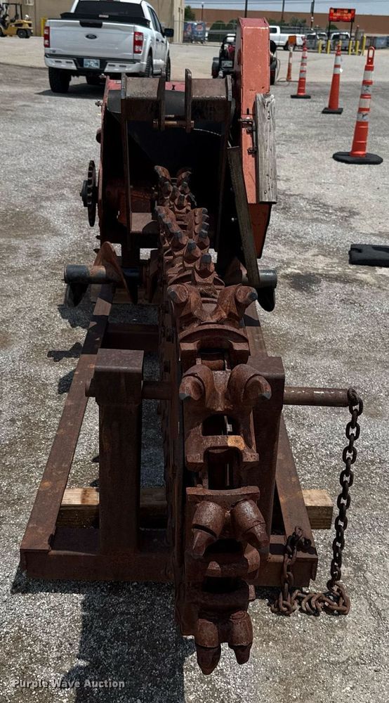 image for item EJ4680 1995 Ditch Witch 7610DD rock saw