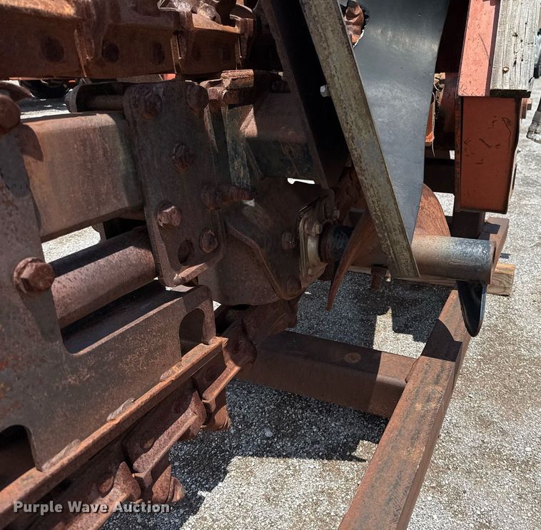 image for item EJ4680 1995 Ditch Witch 7610DD rock saw