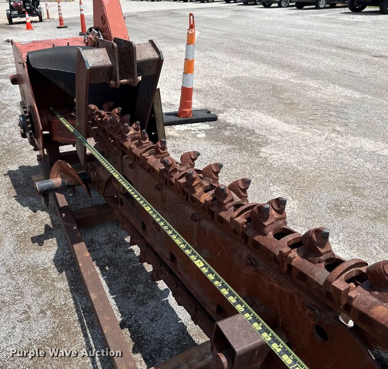 image for item EJ4680 1995 Ditch Witch 7610DD rock saw