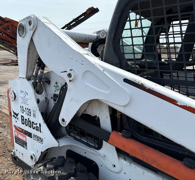 image for item EJ4699 2016 Bobcat S650 skid steer loader