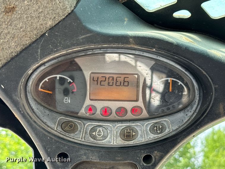 image for item EJ4699 2016 Bobcat S650 skid steer loader