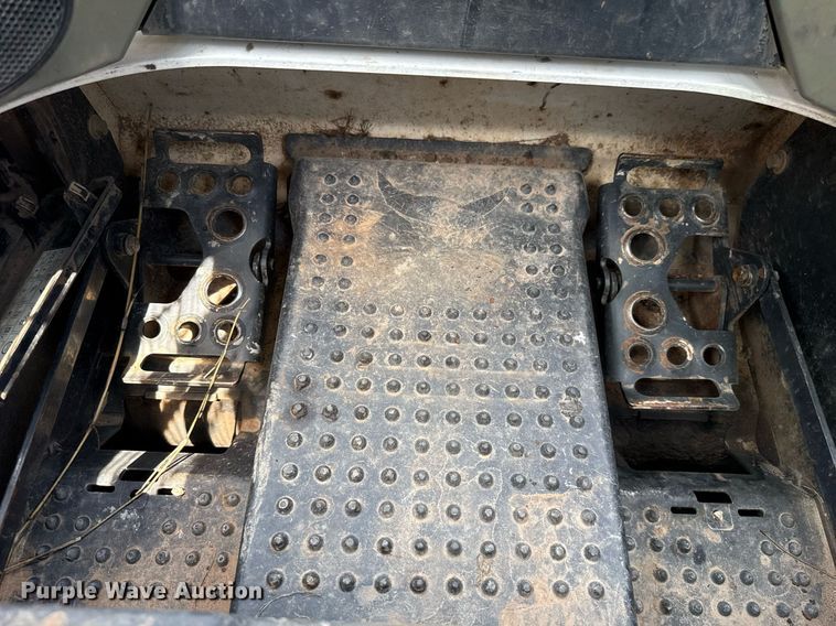 image for item EJ4699 2016 Bobcat S650 skid steer loader