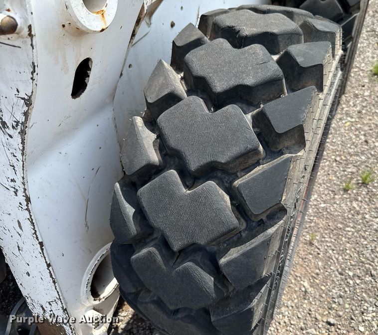 image for item EJ4699 2016 Bobcat S650 skid steer loader