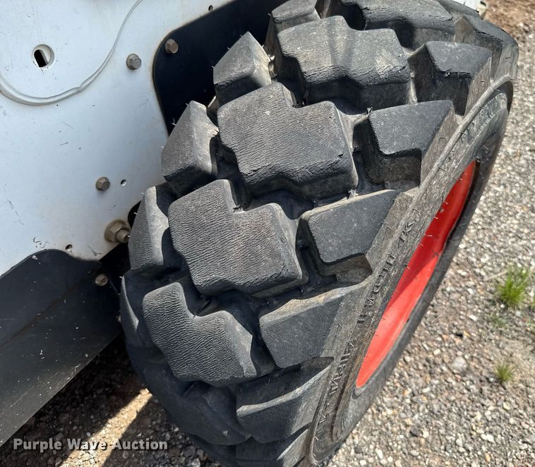 image for item EJ4699 2016 Bobcat S650 skid steer loader