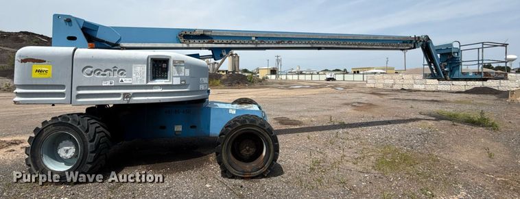 image for item EJ4700 2004 Genie S-85 boom lift