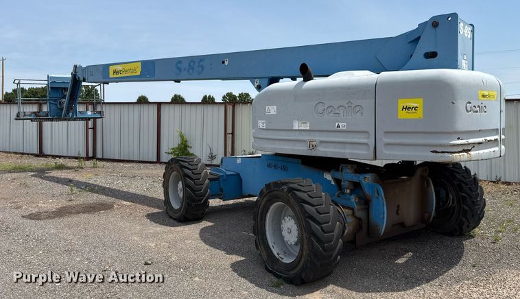 image for item EJ4700 2004 Genie S-85 boom lift