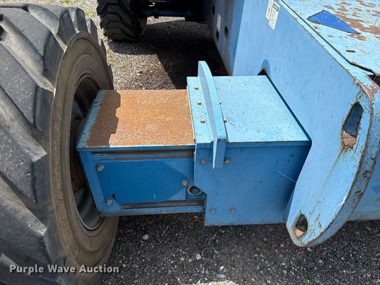 image for item EJ4700 2004 Genie S-85 boom lift