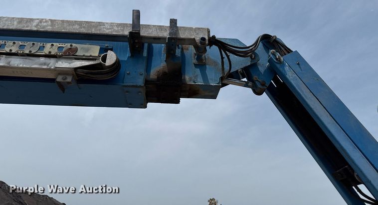 image for item EJ4700 2004 Genie S-85 boom lift