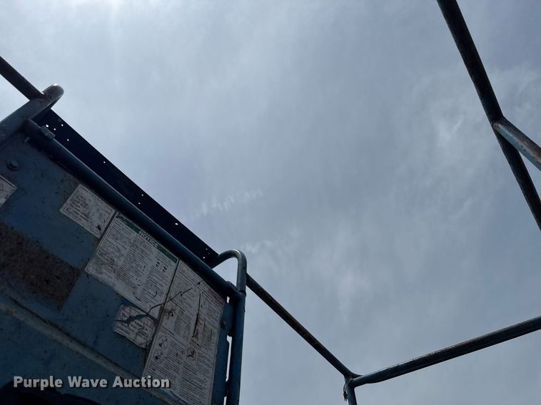 image for item EJ4700 2004 Genie S-85 boom lift