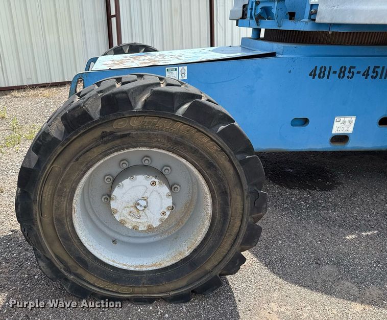 image for item EJ4700 2004 Genie S-85 boom lift