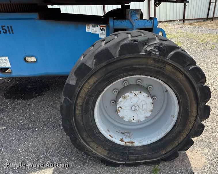 image for item EJ4700 2004 Genie S-85 boom lift