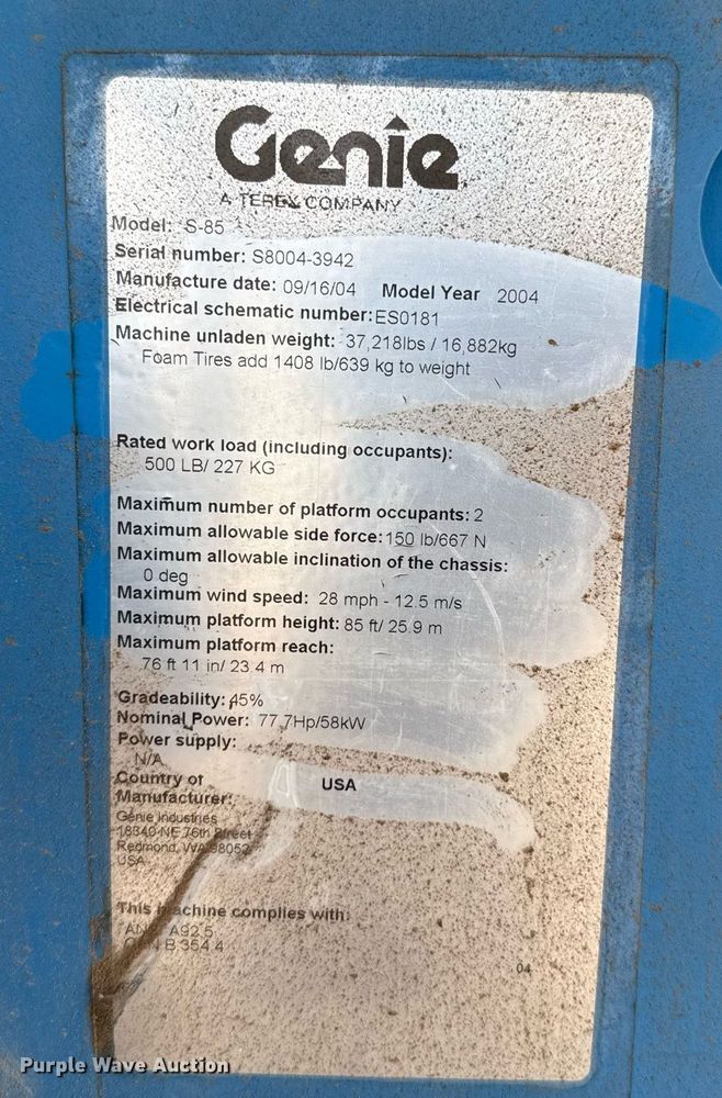 image for item EJ4700 2004 Genie S-85 boom lift