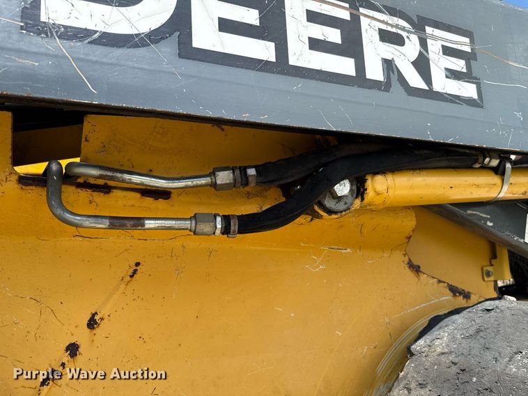 image for item EJ4725 2011 John Deere 320D skid steer loader