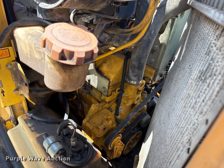 image for item EJ4725 2011 John Deere 320D skid steer loader