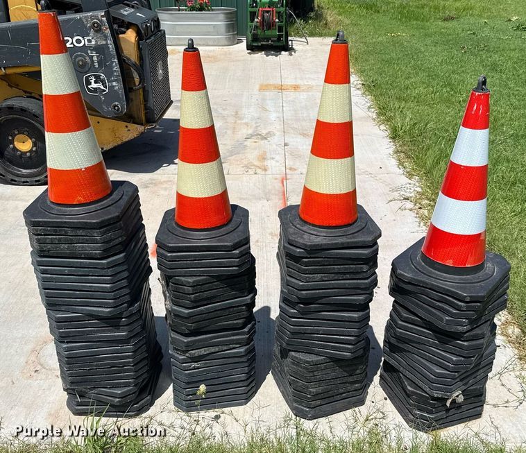 image for item EJ4726 (100) safety cones