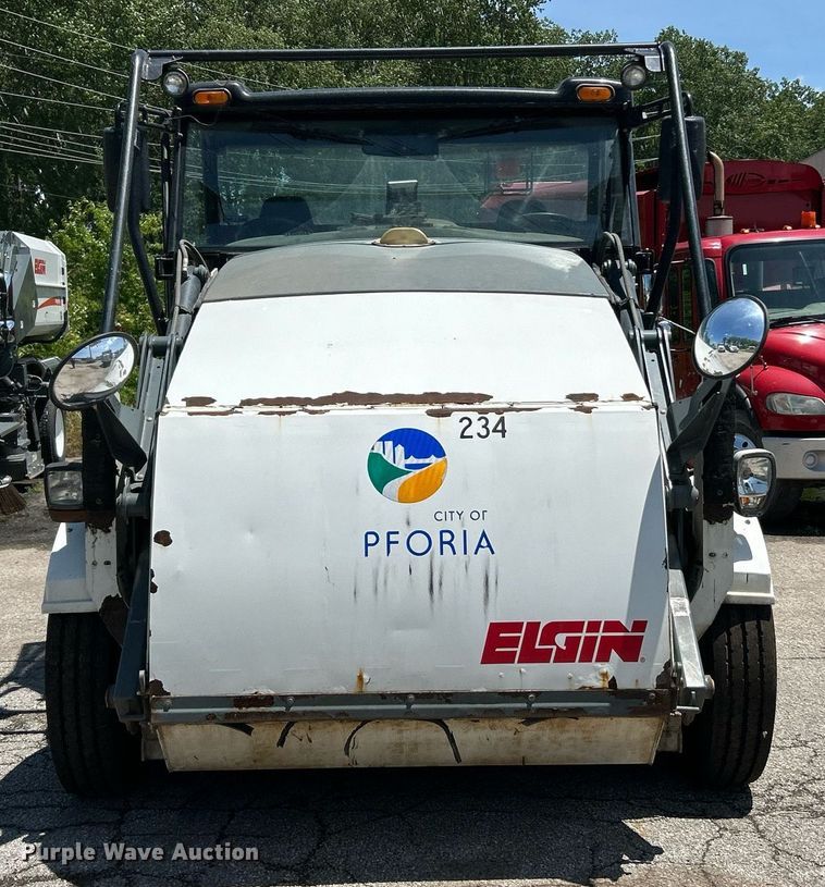 image for item EK8174 2009 Elgin Pelican NP street sweeper