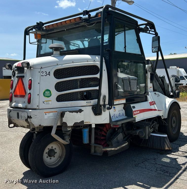 image for item EK8174 2009 Elgin Pelican NP street sweeper