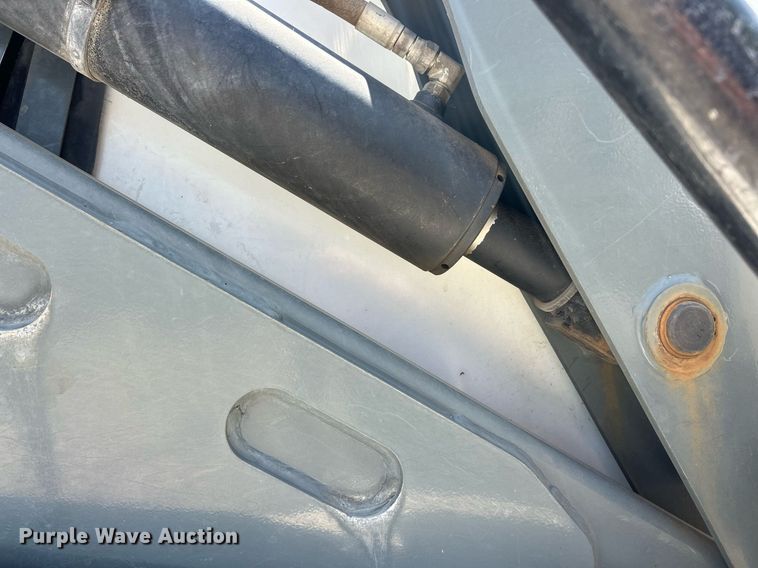 image for item EK8174 2009 Elgin Pelican NP street sweeper