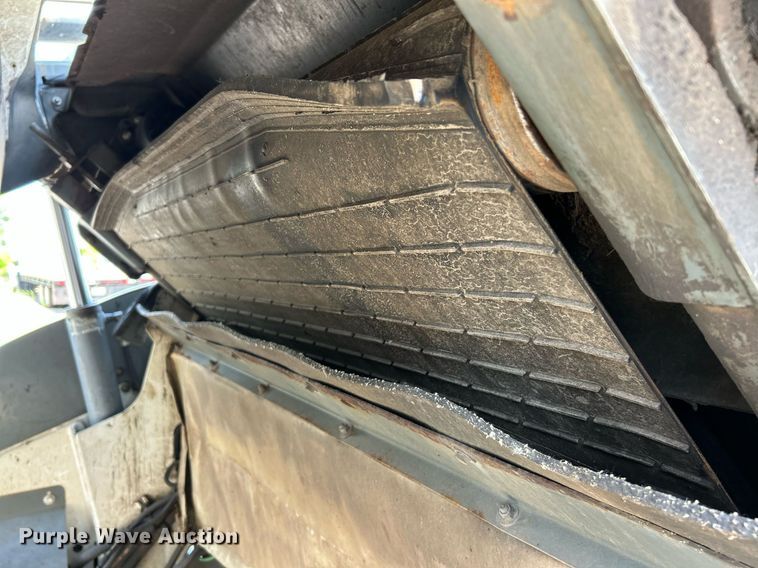 image for item EK8174 2009 Elgin Pelican NP street sweeper