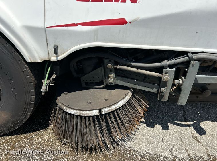 image for item EK8174 2009 Elgin Pelican NP street sweeper