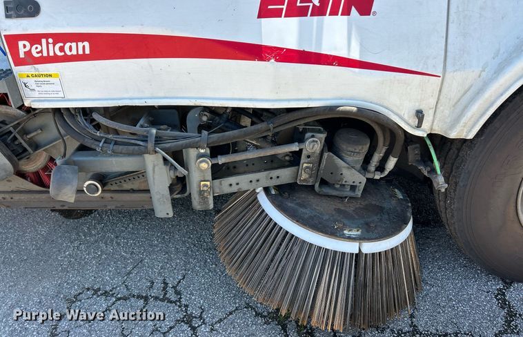 image for item EK8174 2009 Elgin Pelican NP street sweeper