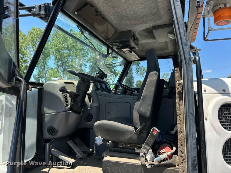 image for item EK8174 2009 Elgin Pelican NP street sweeper