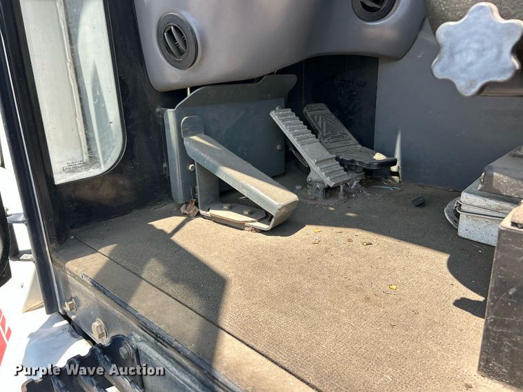 image for item EK8174 2009 Elgin Pelican NP street sweeper