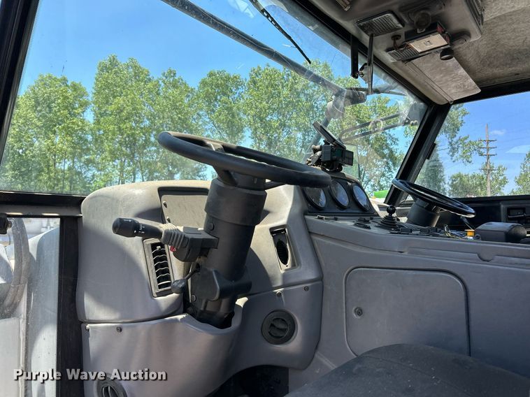 image for item EK8174 2009 Elgin Pelican NP street sweeper