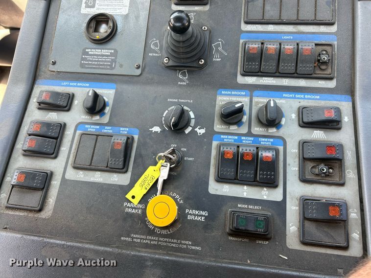 image for item EK8174 2009 Elgin Pelican NP street sweeper