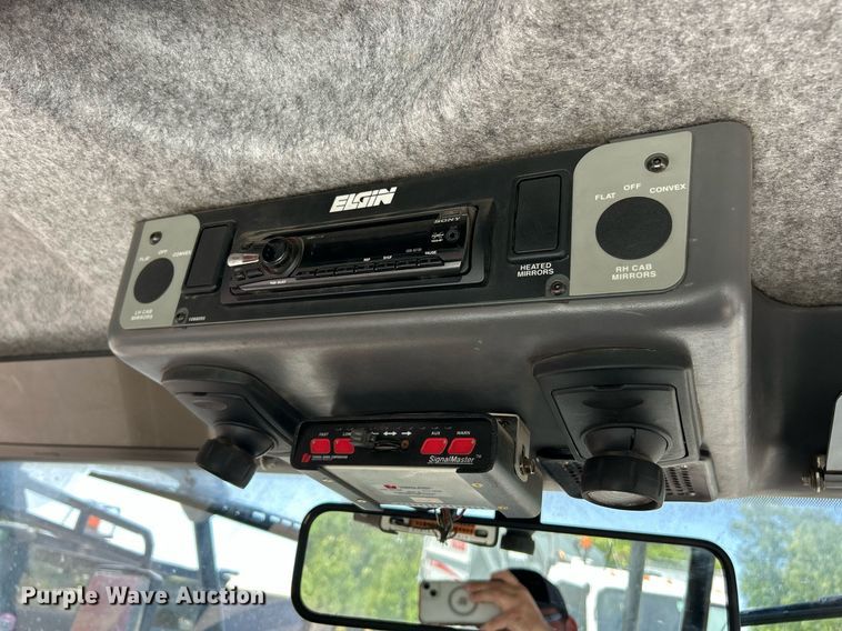 image for item EK8174 2009 Elgin Pelican NP street sweeper