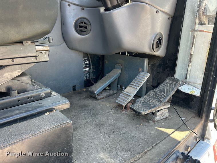 image for item EK8174 2009 Elgin Pelican NP street sweeper