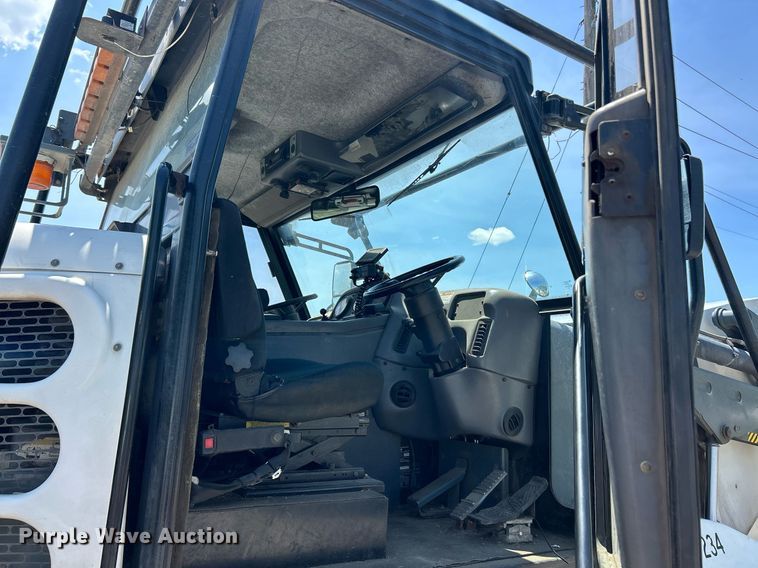 image for item EK8174 2009 Elgin Pelican NP street sweeper