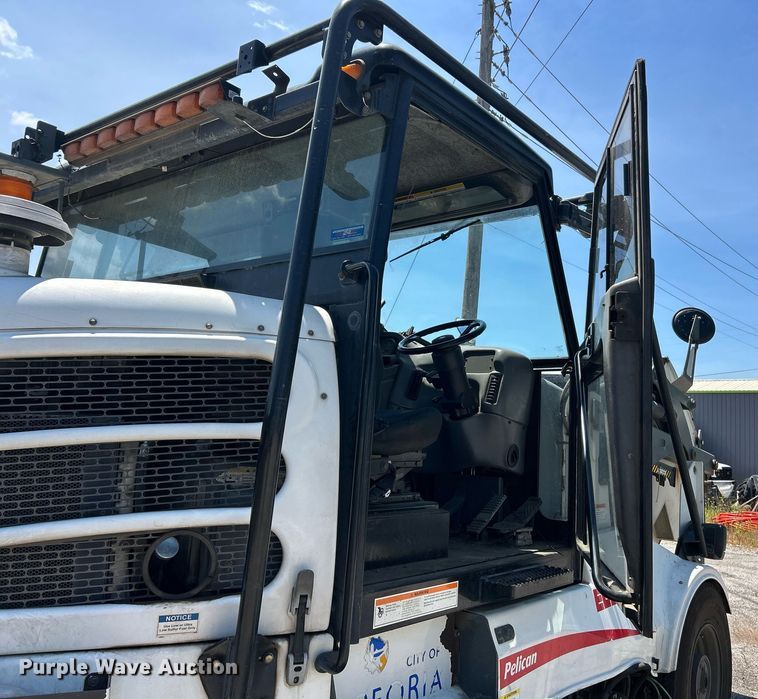 image for item EK8174 2009 Elgin Pelican NP street sweeper