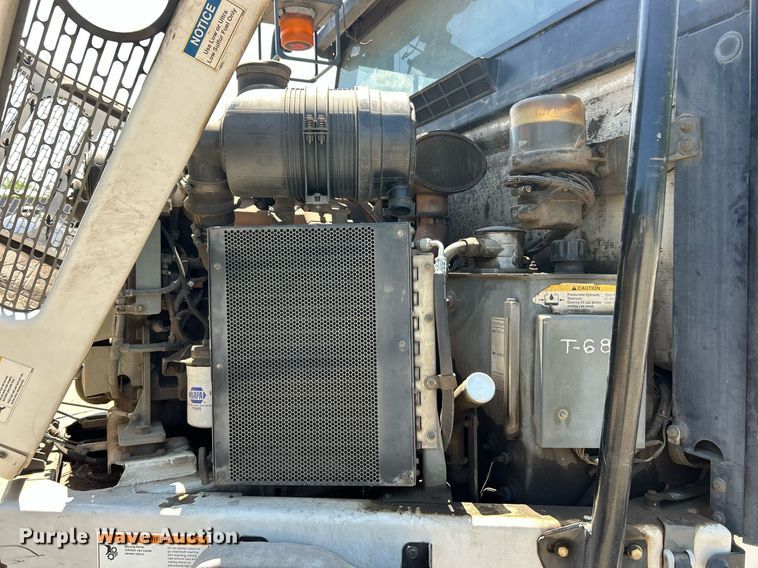 image for item EK8174 2009 Elgin Pelican NP street sweeper