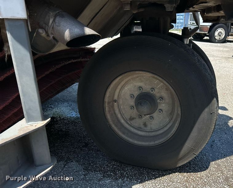 image for item EK8174 2009 Elgin Pelican NP street sweeper