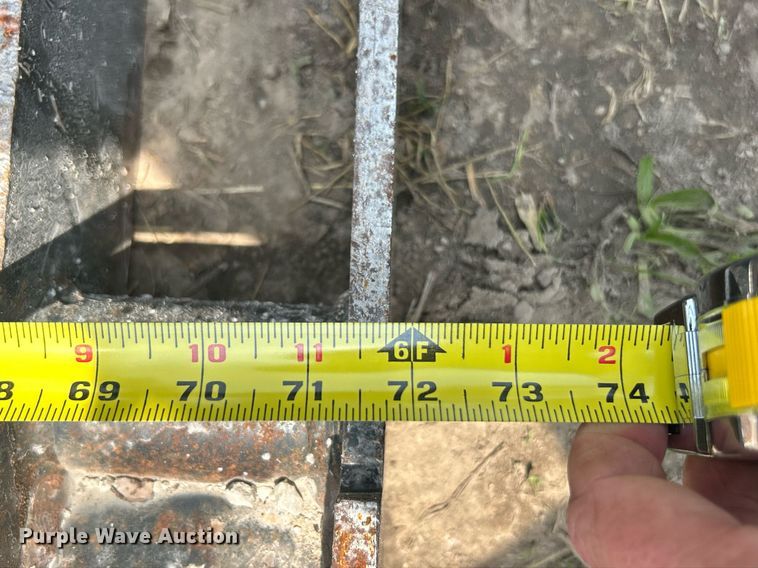 image for item EK8181 Stout HD72-4 skid steer grapple bucket