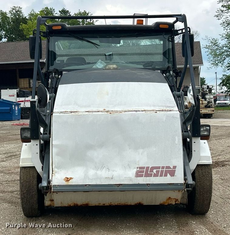 image for item EK8189 2009 Elgin Pelican NP sweeper