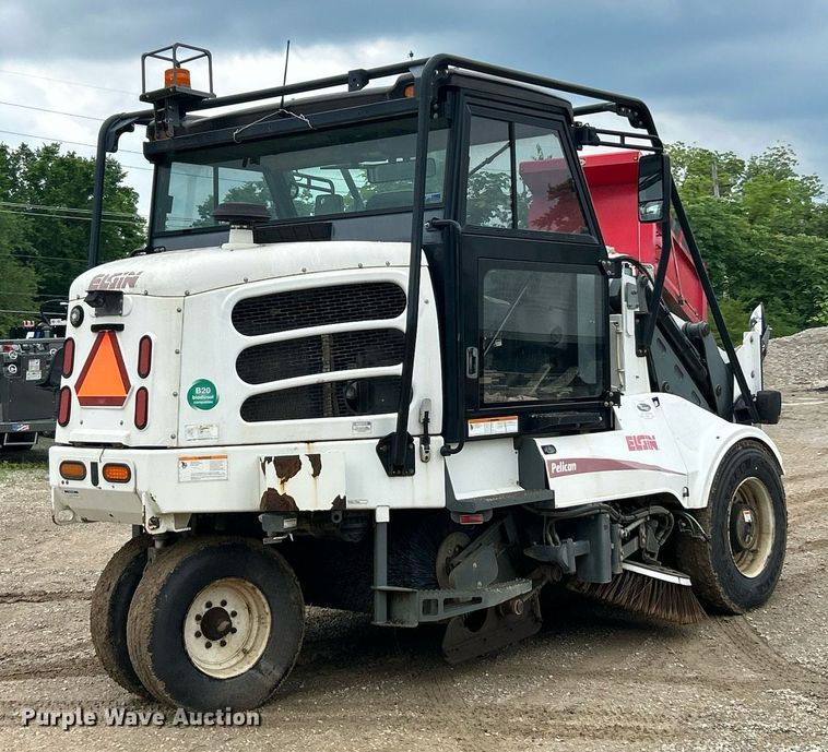 image for item EK8189 2009 Elgin Pelican NP sweeper
