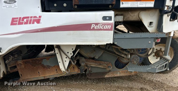 image for item EK8189 2009 Elgin Pelican NP sweeper