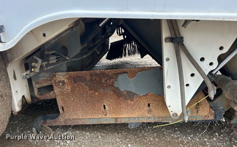 image for item EK8189 2009 Elgin Pelican NP sweeper