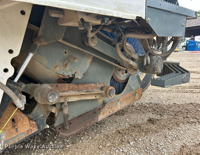 image for item EK8189 2009 Elgin Pelican NP sweeper