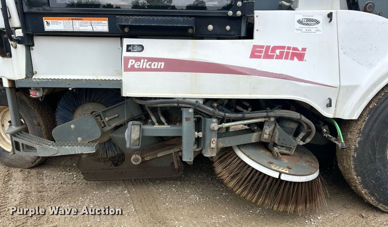 image for item EK8189 2009 Elgin Pelican NP sweeper