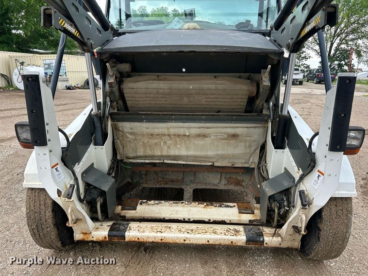 image for item EK8189 2009 Elgin Pelican NP sweeper