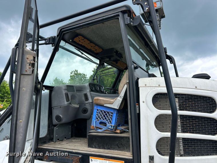 image for item EK8189 2009 Elgin Pelican NP sweeper