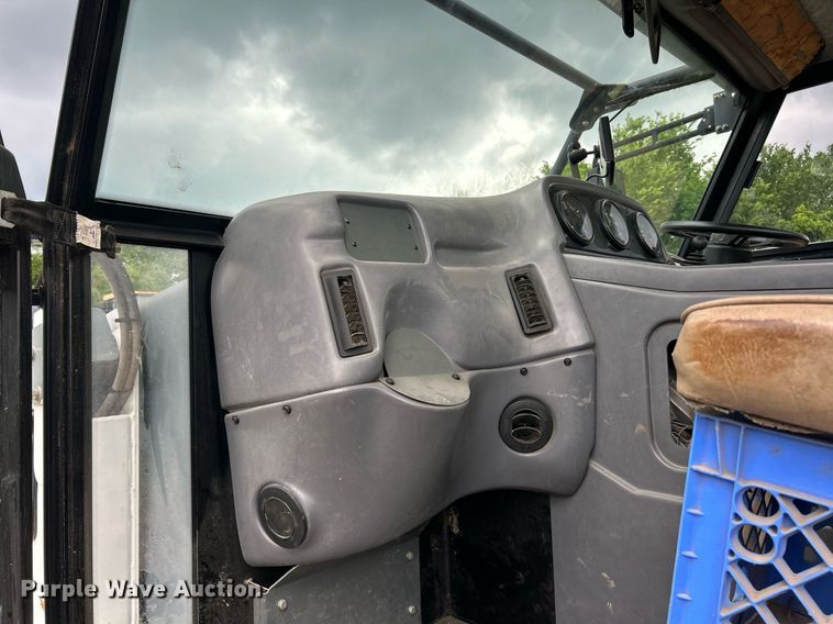 image for item EK8189 2009 Elgin Pelican NP sweeper