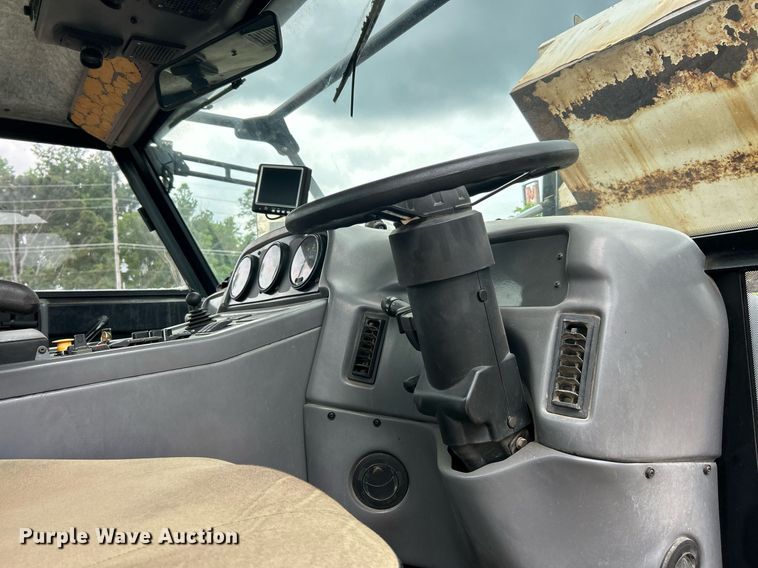 image for item EK8189 2009 Elgin Pelican NP sweeper