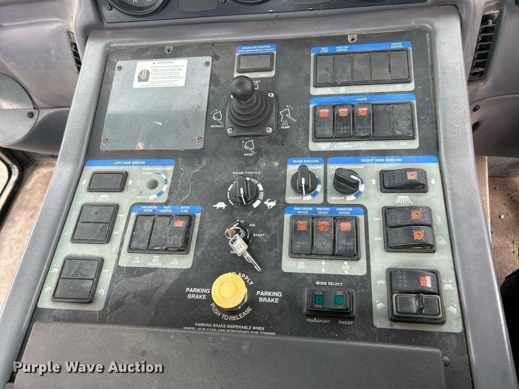 image for item EK8189 2009 Elgin Pelican NP sweeper