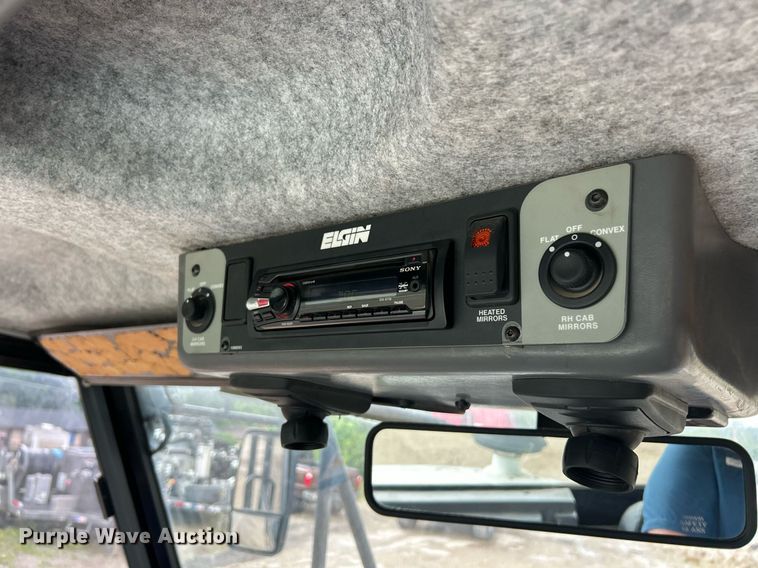 image for item EK8189 2009 Elgin Pelican NP sweeper