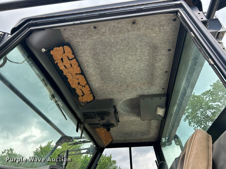 image for item EK8189 2009 Elgin Pelican NP sweeper