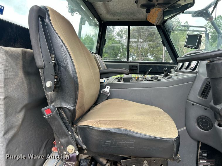 image for item EK8189 2009 Elgin Pelican NP sweeper